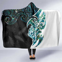 Proud Aotearoa Hooded Blanket Maori Silver Fern Mix Paua Shell Pattern LT14 One Size Black - Polynesian Pride