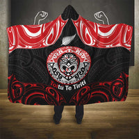 Aotearoa Toitu Te Tiriti Hooded Blanket Haka Tiki Honour The Treaty LT14 - Polynesian Pride