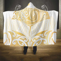 Gold White New Zealand Manta Ray Hooded Blanket Aotearoa Maori Haehae - Polynesian Pride