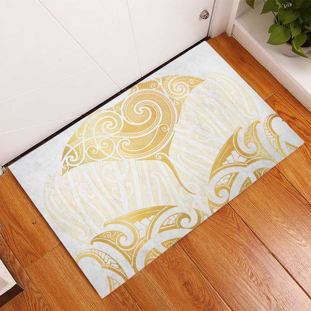 Gold White New Zealand Manta Ray Rubber Doormat Aotearoa Maori Haehae LT14 - Polynesian Pride