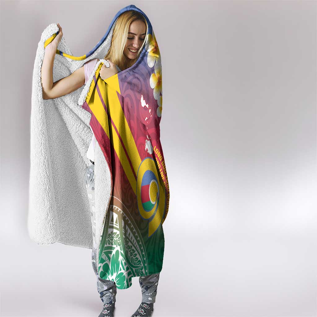 Shefa Province Hooded Blanket Vanuatu Pattern Map - Plumeria Flag Color LT14 - Polynesian Pride