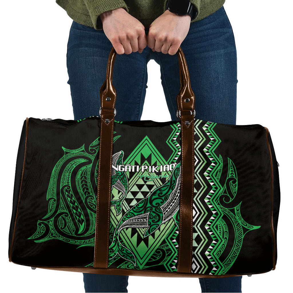 Aotearoa Iwi Ngati Pikiao Travel Bag NZ Maori Humpback Whale Taniko Motifs LT14 Green - Polynesian Pride