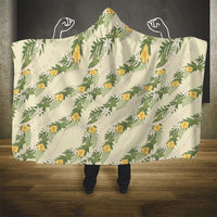 Hawaiian Pikake Maile Lei Hooded Blanket Tiare Hibiscus Kalo Palapalai Leaf Beige LT19 - Polynesian Pride