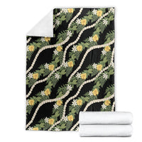 Hawaiian Pikake Maile Lei Blanket Tiare Hibiscus Kalo Palapalai Leaf Black LT19 - Polynesian Pride