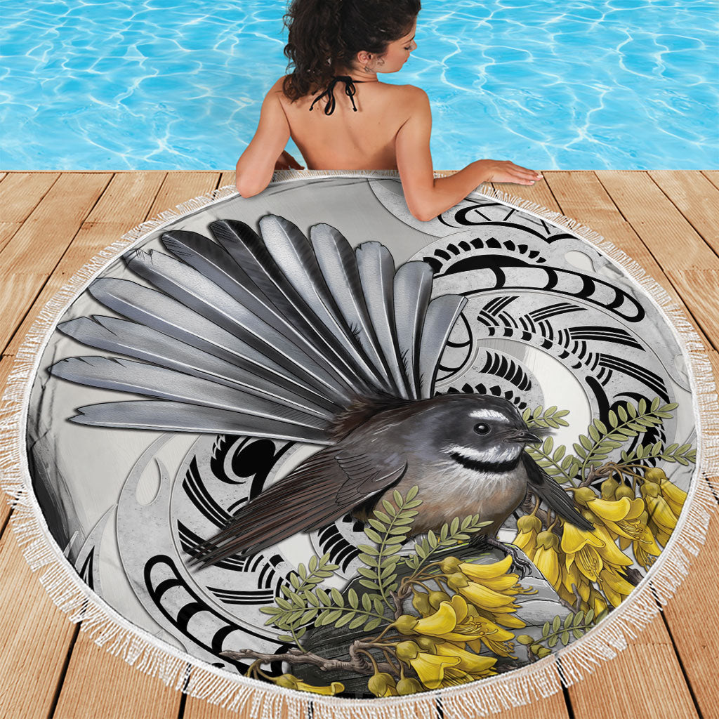 New Zealand Fantail Bird Beach Blanket Maori Piwakawaka Kowhai Maori Pattern