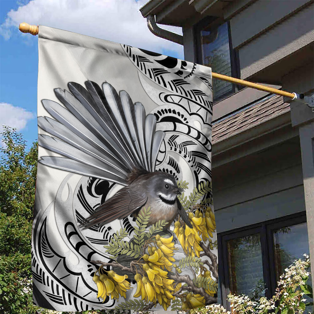 New Zealand Fantail Bird Garden Flag Maori Piwakawaka Kowhai Maori Pattern