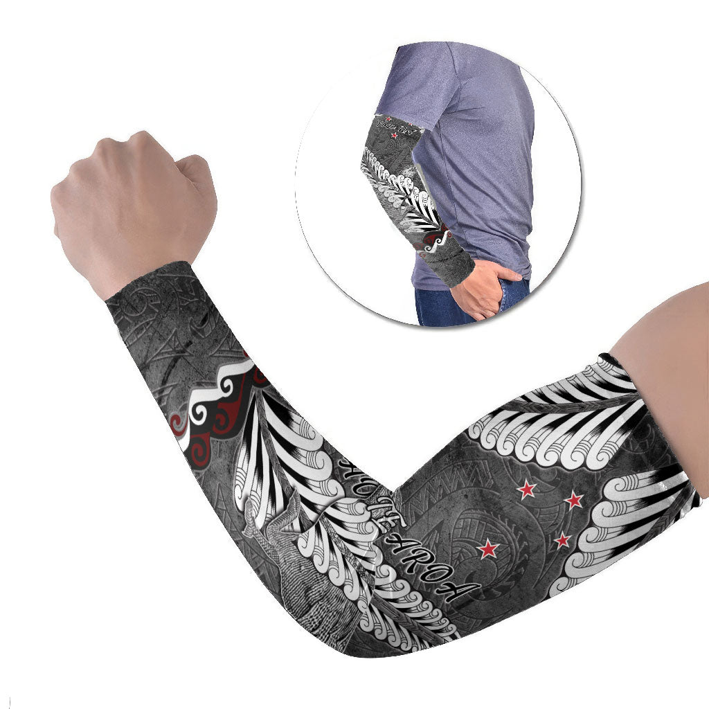 New Zealand Weka Personalised Arm Sleeves Aotearoa Hen Silver Fern Maori Pattern LT22 Set of 2 Black - Polynesian Pride