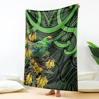 New Zealand Parakeet Bird Blanket Maori Kakariki Kowhai Maori Pattern