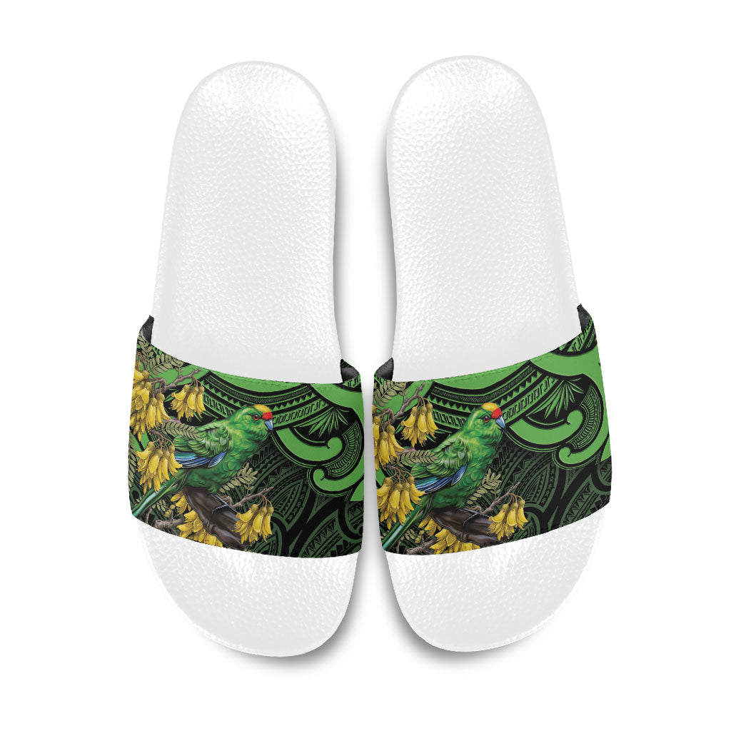 New Zealand Parakeet Bird Slide Sandals Maori Kakariki Kowhai Maori Pattern