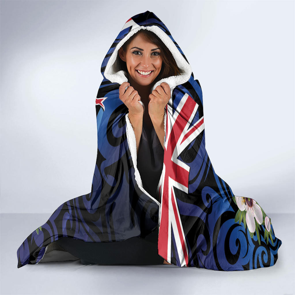 Tomtit New Zealand Personalised Hooded Blanket Miromiro Manuka Flower Maori Pattern LT22 - Polynesian Pride