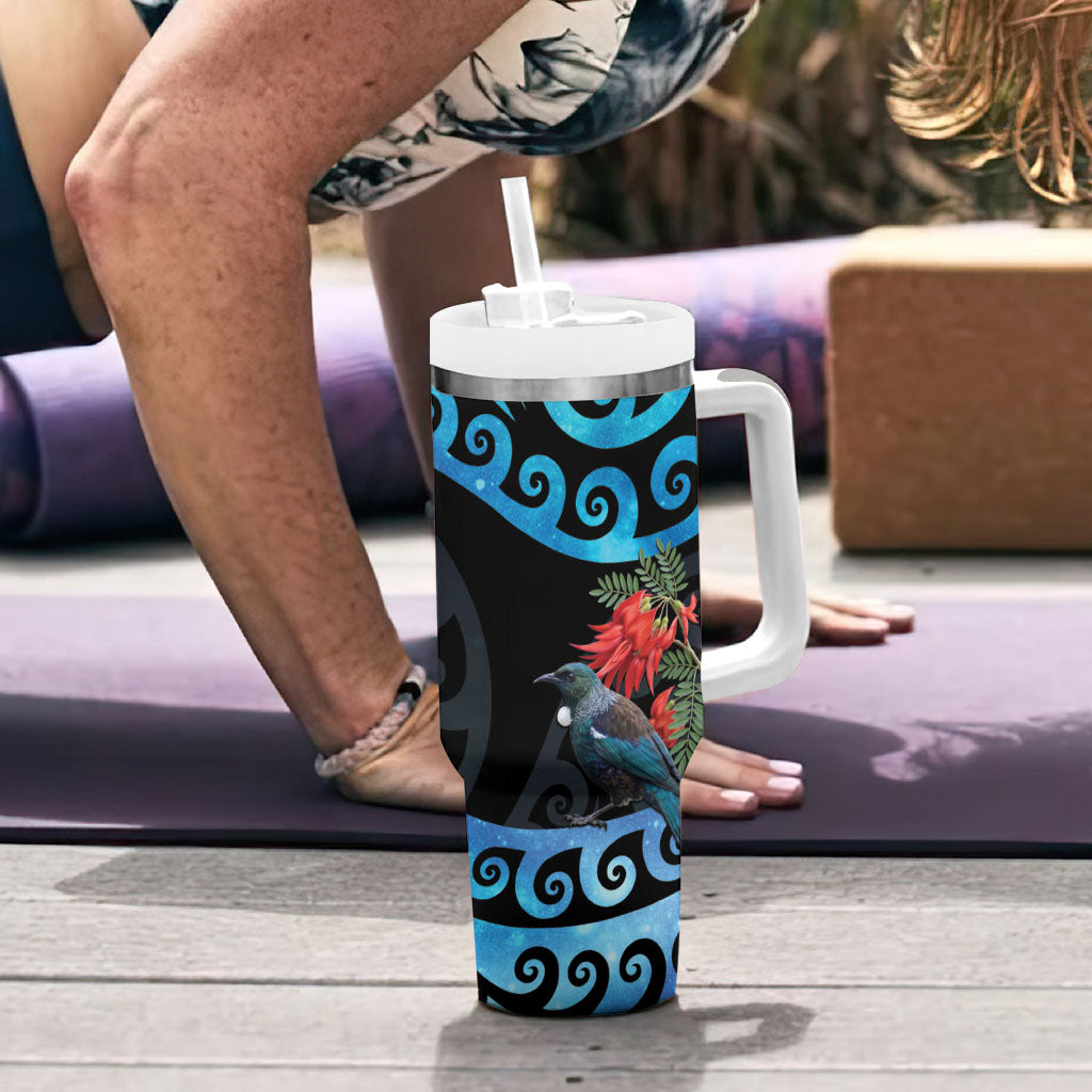 Tui Bird Kakabeak New Zealand Tumbler With Handle Clianthus Galaxy Maori Koru Pattern LT22 - Polynesian Pride