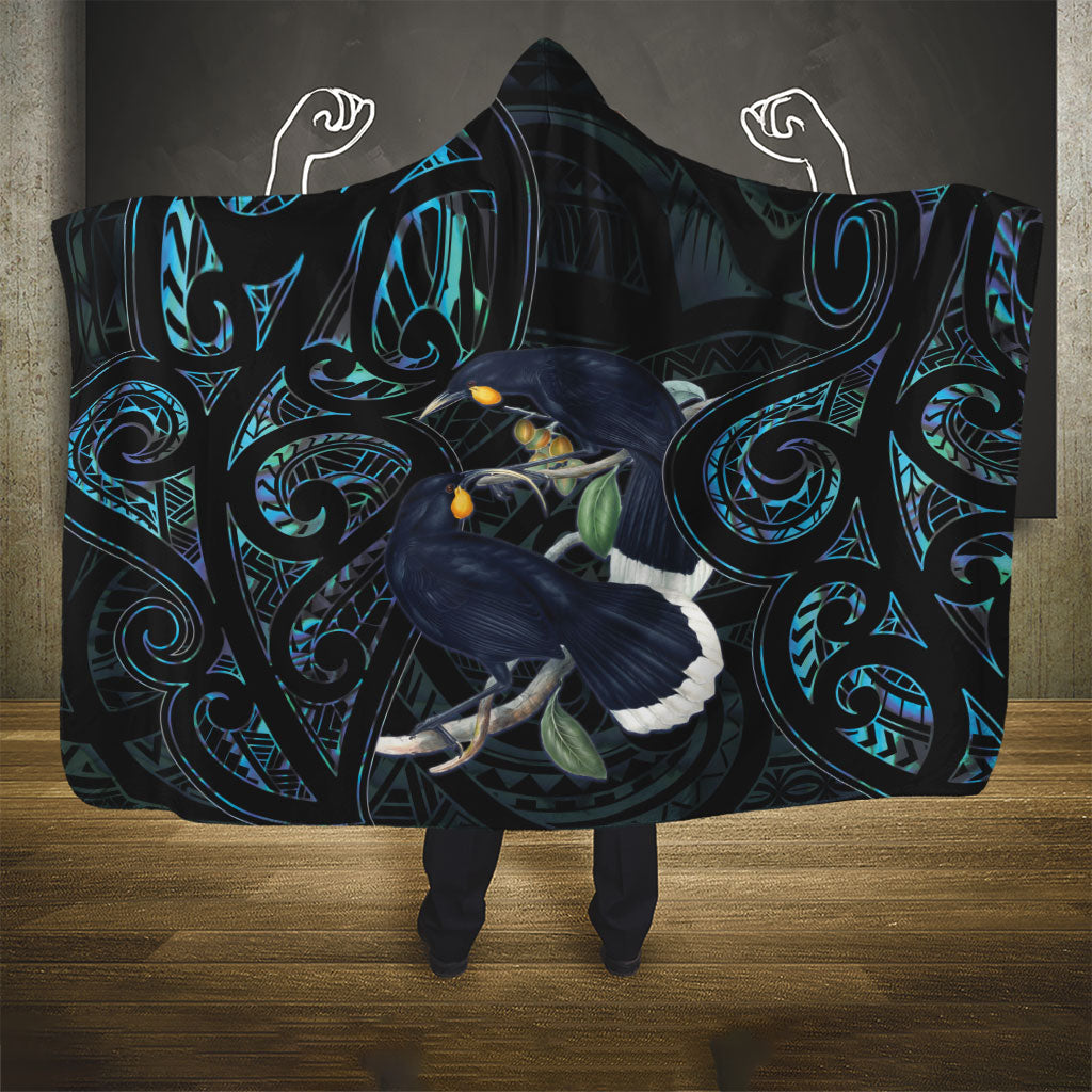 New Zealand Huia Bird Hooded Blanket Paua Shell Maori Pattern