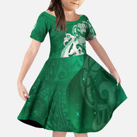 New Zealand Matariki Family Matching Puletasi and Hawaiian Shirt Maori Manaia Galaxy Silver Fern Green Color