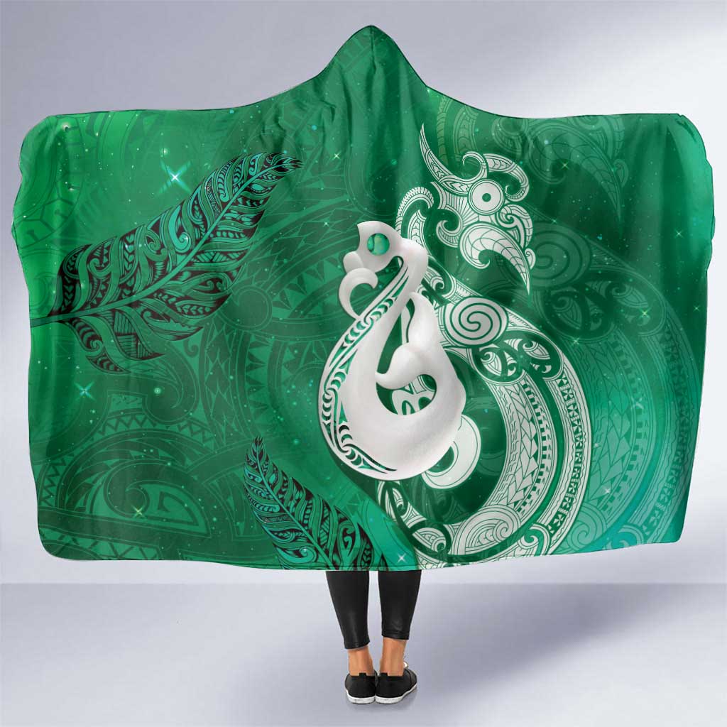 New Zealand Matariki Hooded Blanket Maori Manaia Galaxy Silver Fern Green Color LT22 One Size Green - Polynesian Pride