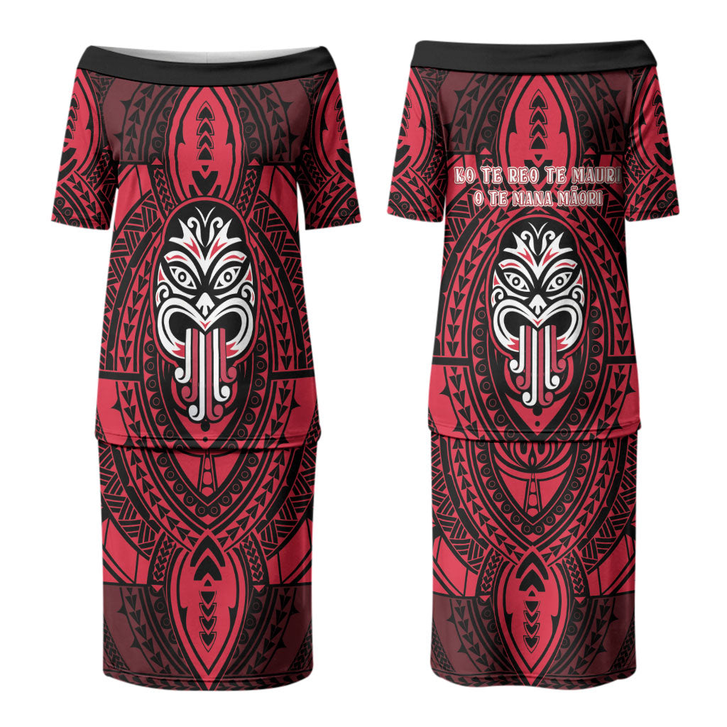 New Zealand Maori Language Week Family Matching Puletasi and Hawaiian Shirt Te Wiki O Te Reo Maori Hei Tiki LT22 Mom's Dress Red - Polynesian Pride