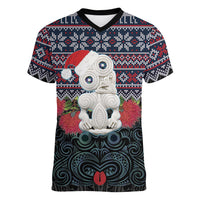 New Zealand Hei Tiki Christmas In July Women V-Neck T-Shirt Pohutukawa Santa Xmas Polynesian Pattern