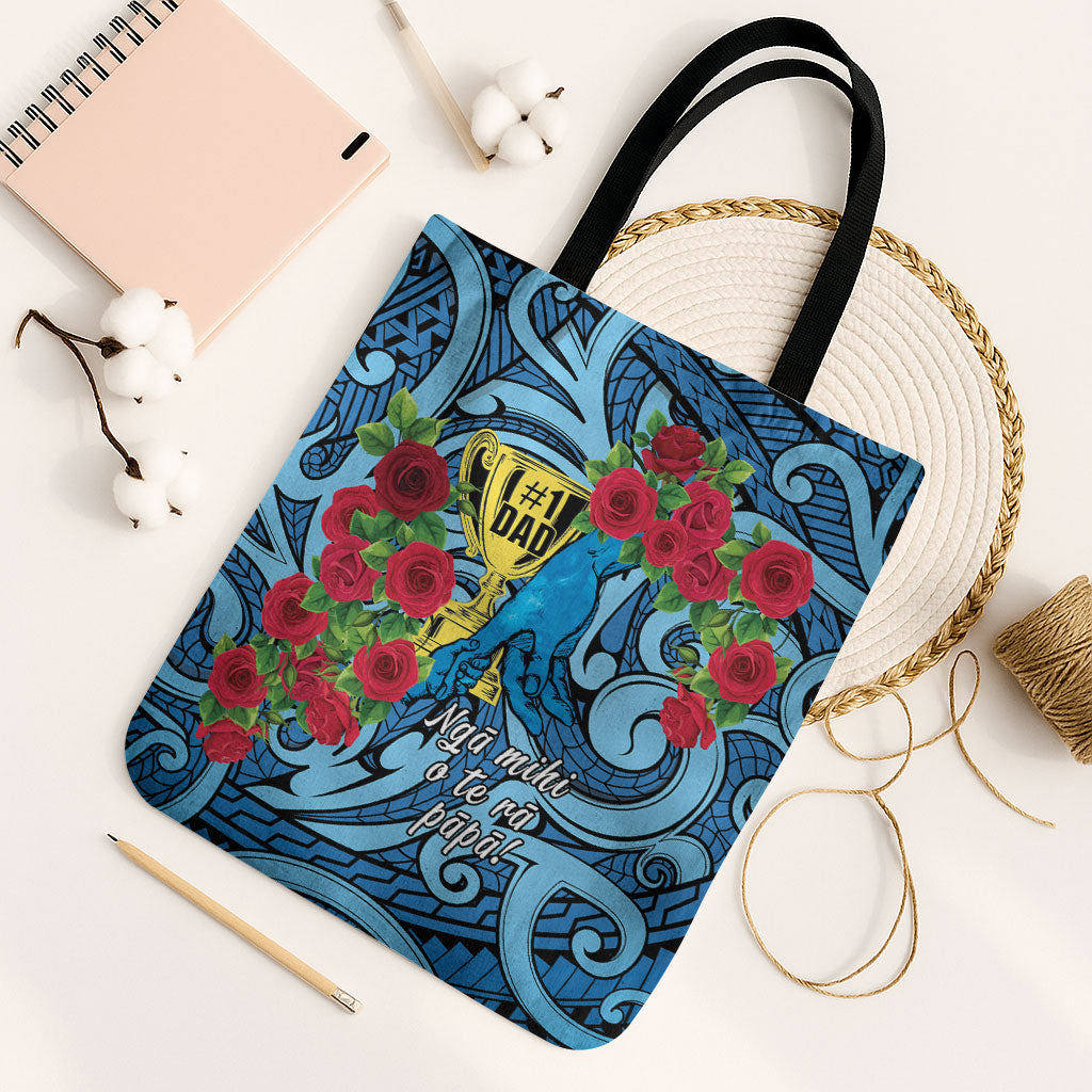 New Zealand Father's Day Tote Bag Best Dad Trophy Red Rose Maori Pattern LT22 Black Strap One Size Blue - Polynesian Pride