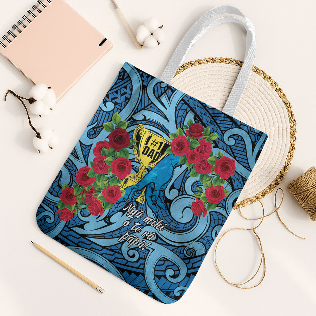 New Zealand Father's Day Tote Bag Best Dad Trophy Red Rose Maori Pattern LT22 White Strap One Size Blue - Polynesian Pride