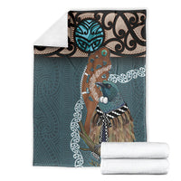 New Zealand Tui Bird Maripi Blanket Maori Weapon Kowhaiwhai Pattern