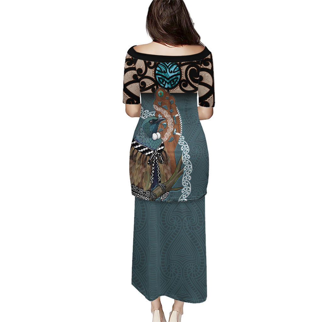 New Zealand Tui Bird Maripi Puletasi Maori Weapon Kowhaiwhai Pattern