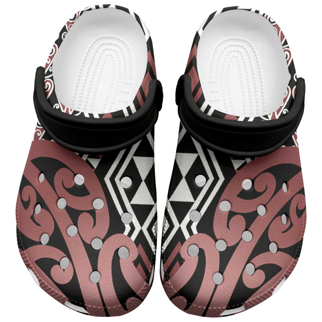 New Zealand Clogs Shoes Aotearoa Kowhaiwhai Mix Taniko Art - Brown