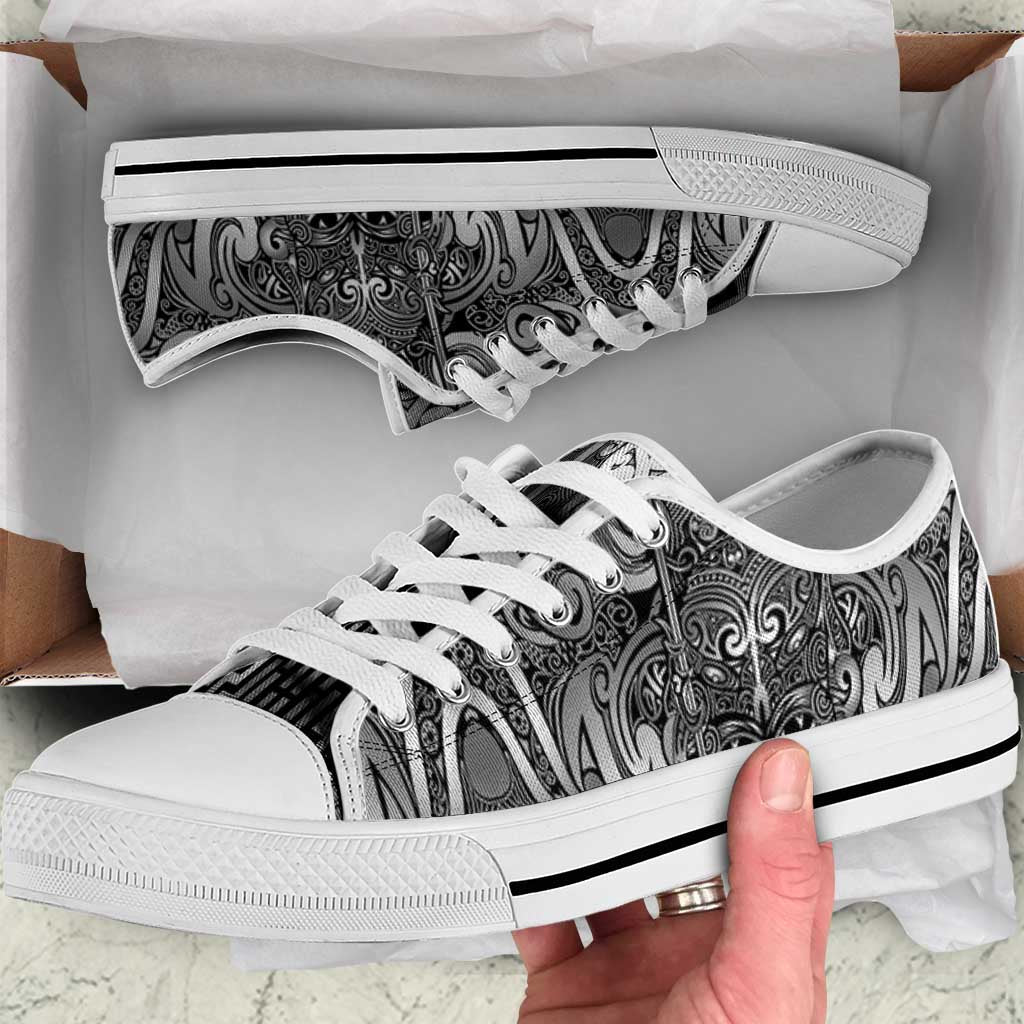 New Zealand Taiaha Maori Low Top Shoes Kiwikiwi Minimalist Silver Fern Tukutuku Motif