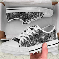 New Zealand Taiaha Maori Low Top Shoes Kiwikiwi Minimalist Silver Fern Tukutuku Motif