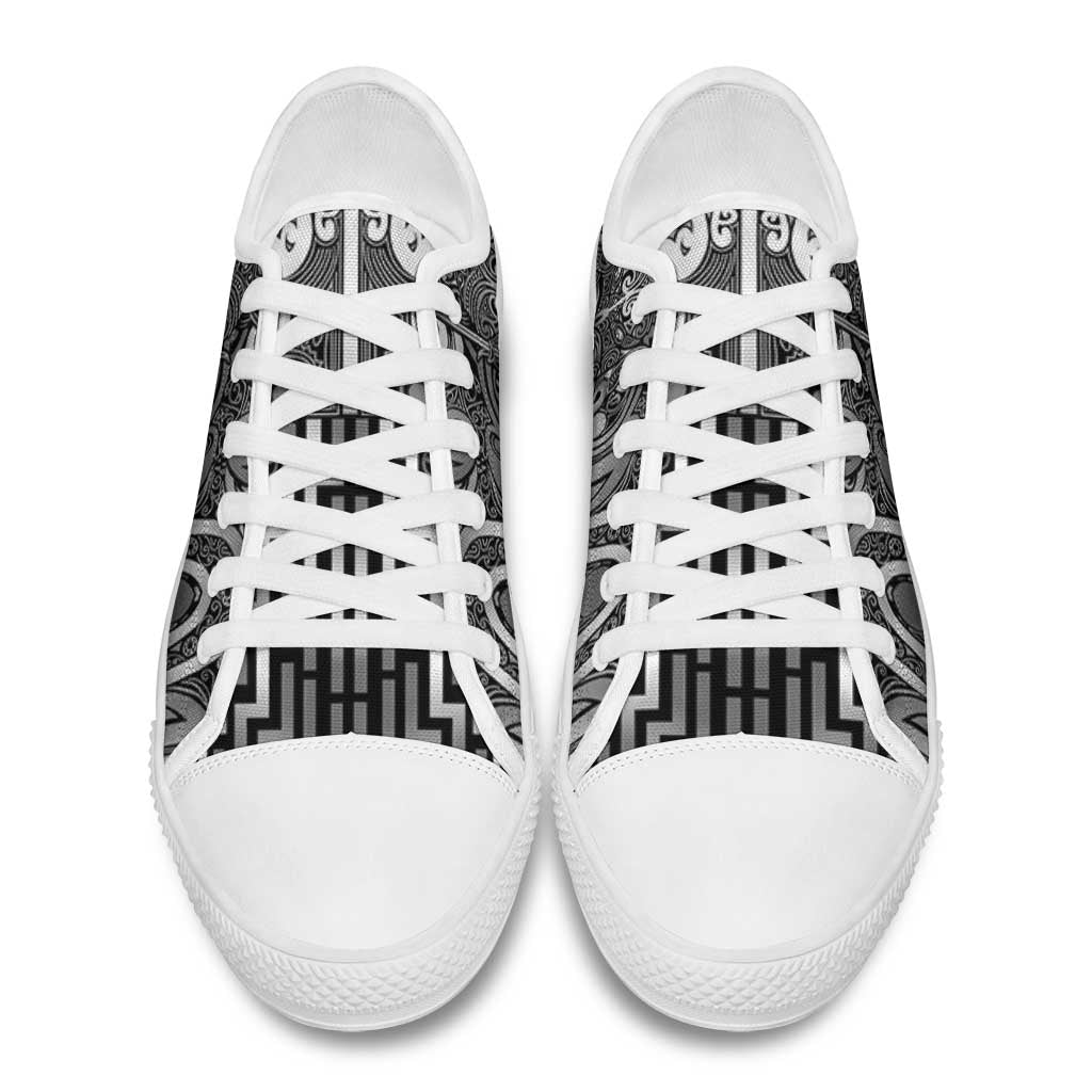 New Zealand Taiaha Maori Low Top Shoes Kiwikiwi Minimalist Silver Fern Tukutuku Motif