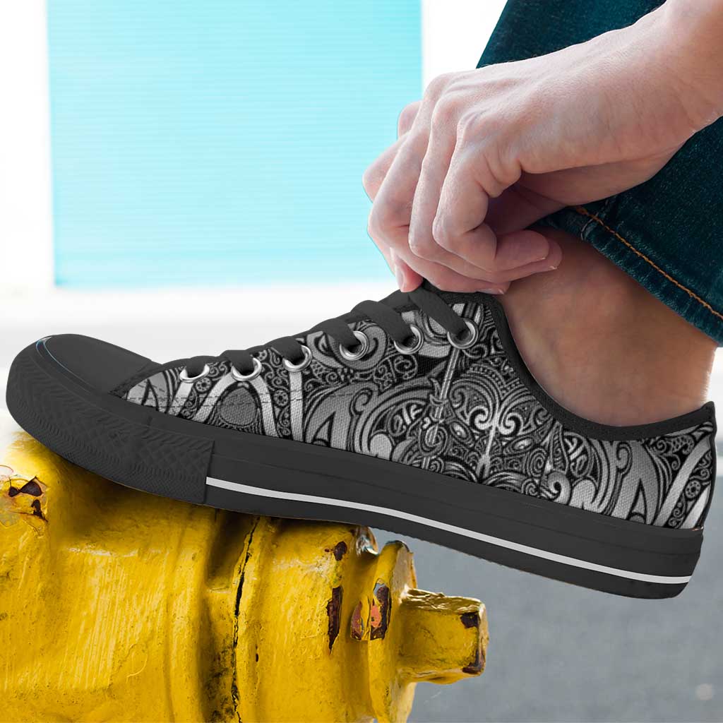 New Zealand Taiaha Maori Low Top Shoes Kiwikiwi Minimalist Silver Fern Tukutuku Motif