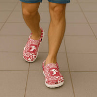 Red Tonga Kilisimasi Fiefia Clogs Shoes Pacific Patchwork Xmas Vibes - Polynesian Pride