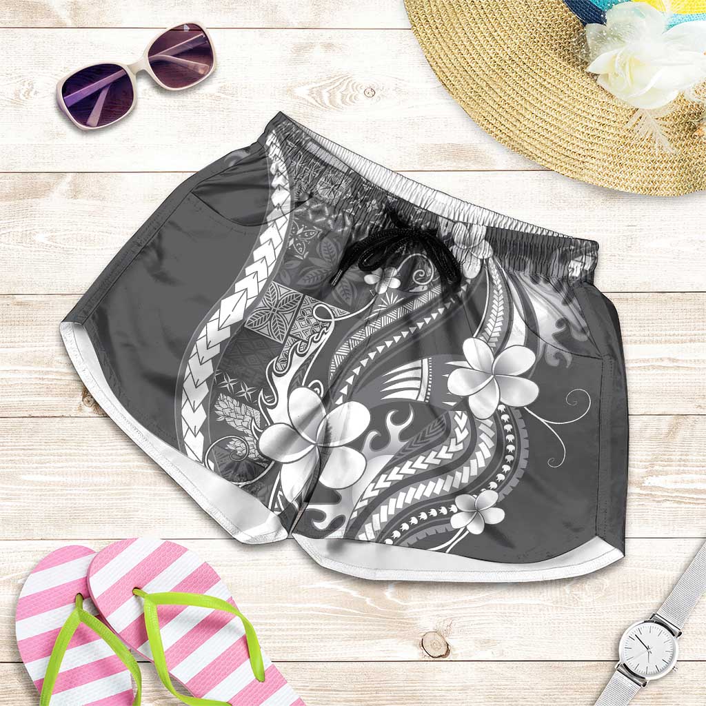 Samoa Siapo Tribal Pattern Shorts for Women Light Gray Polynesian Plumeria Tapa Motif LT9 Gray - Polynesian Pride