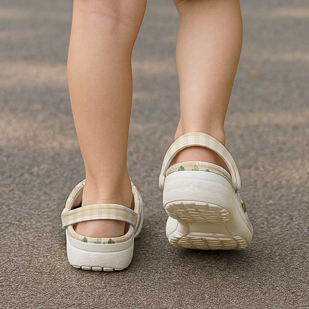 Squares Maile Leaf Clogs Shoes Beige Palaka Hawaiian Quilt Pattern - Polynesian Pride