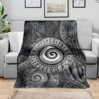 Hawaiian Piko Blanket Cultural Anchor Connect Your Roots Ocean Waves TS04 - Polynesian Pride