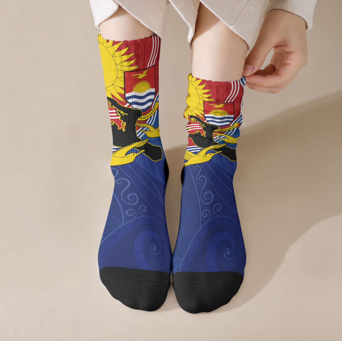 Kiribati Flag Coat Of Arms Crew Socks Sun Rising Frigatebird Pacific Island Tribal Pattern TS04 Crew Socks Red Yellow - Polynesian Pride
