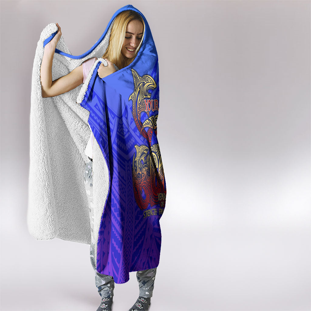 Personalized Polynesian 60th Birthday Hooded Blanket Polynesian Tribal Art Vintage Ocean Pattern TS04 - Polynesian Pride