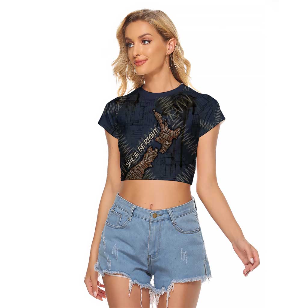 New Zealand She’ll Be Right Raglan Cropped T Shirt NZ Slang No. 8 Wire Map Pattern