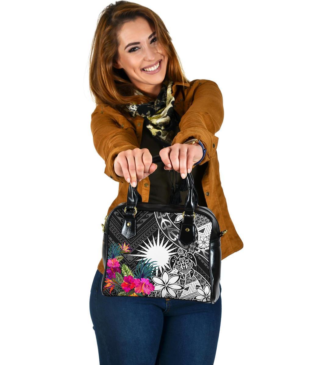 Marshall Islands Shoulder Handbag - Turtle Plumeria Banana Leaf One Size Black - Polynesian Pride