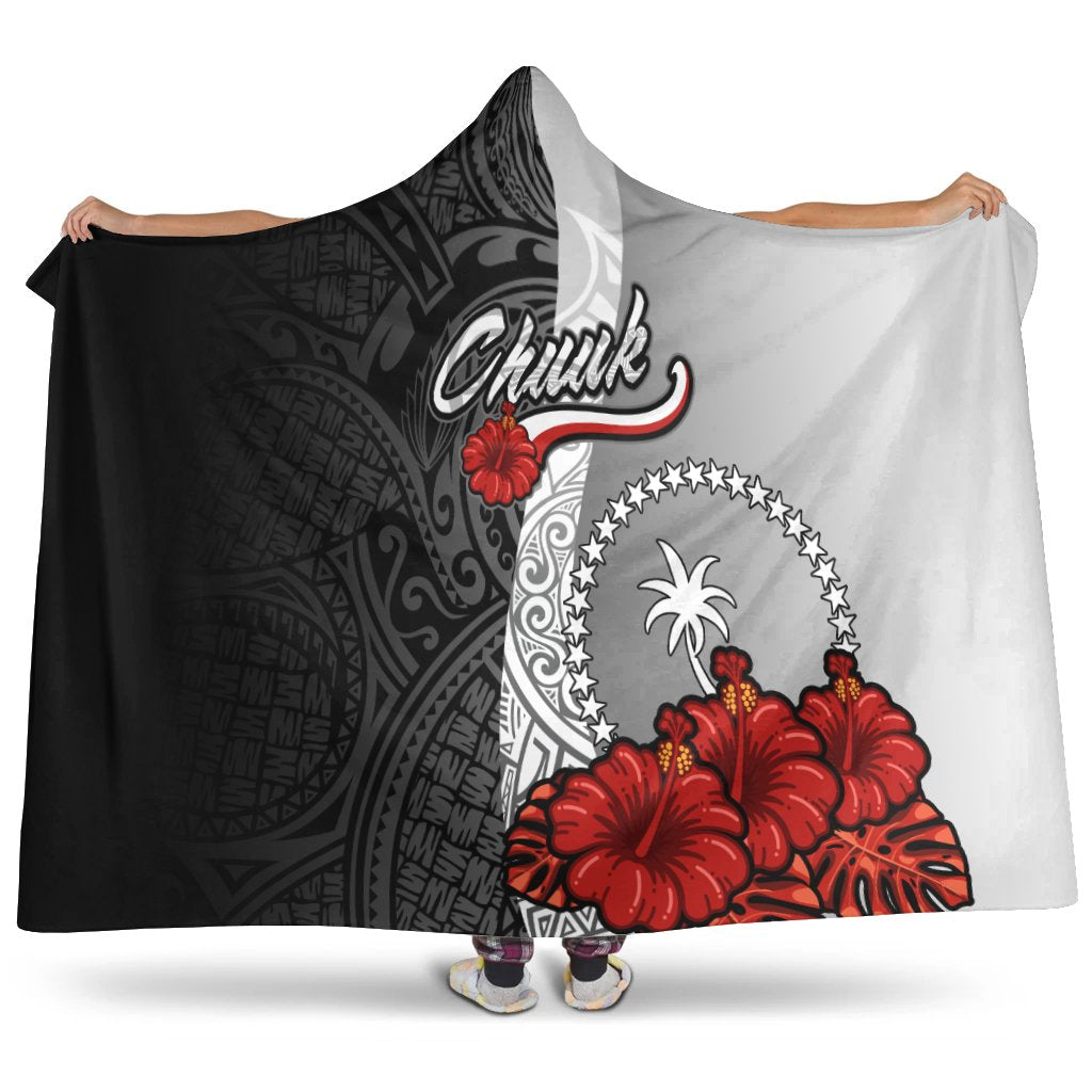 Chuuk Polynesian Hooded Blanket - Coat Of Arm With Hibiscus White Hooded Blanket White - Polynesian Pride