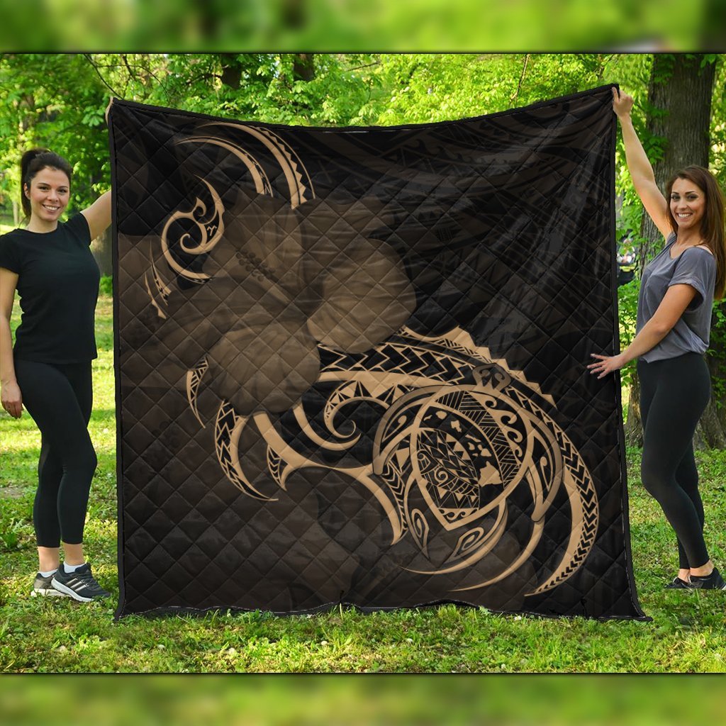 Hawaii Map Turtle Hibiscus Divise Polynesian Premium Quilts Gold - AH Black - Polynesian Pride