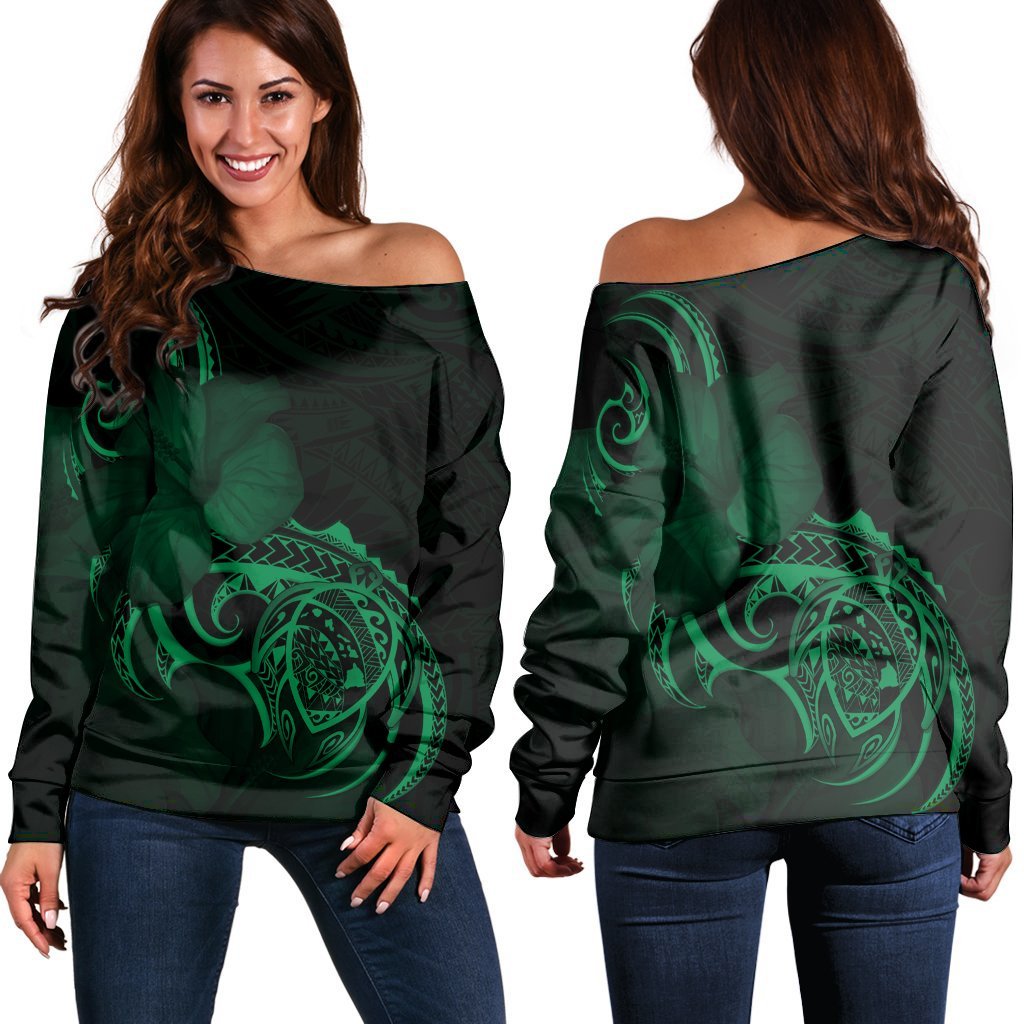 Hawaii Map Turtle Hibiscus Divise Polynesian Women's Off Shoulder Sweater Green - AH Black - Polynesian Pride