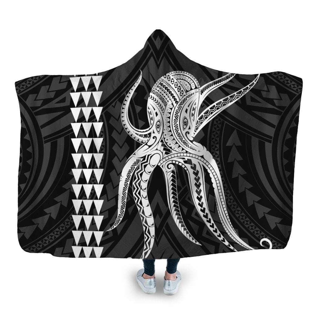 Hawaii Octopus KaKau Polynesian Hooded Blanket - White - AH Hooded Blanket White - Polynesian Pride