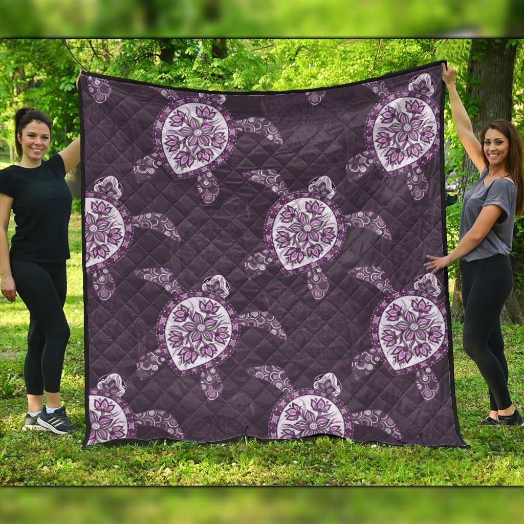 Hawaii Turtle Plumeria Violet Premium Quilts - AH Black - Polynesian Pride