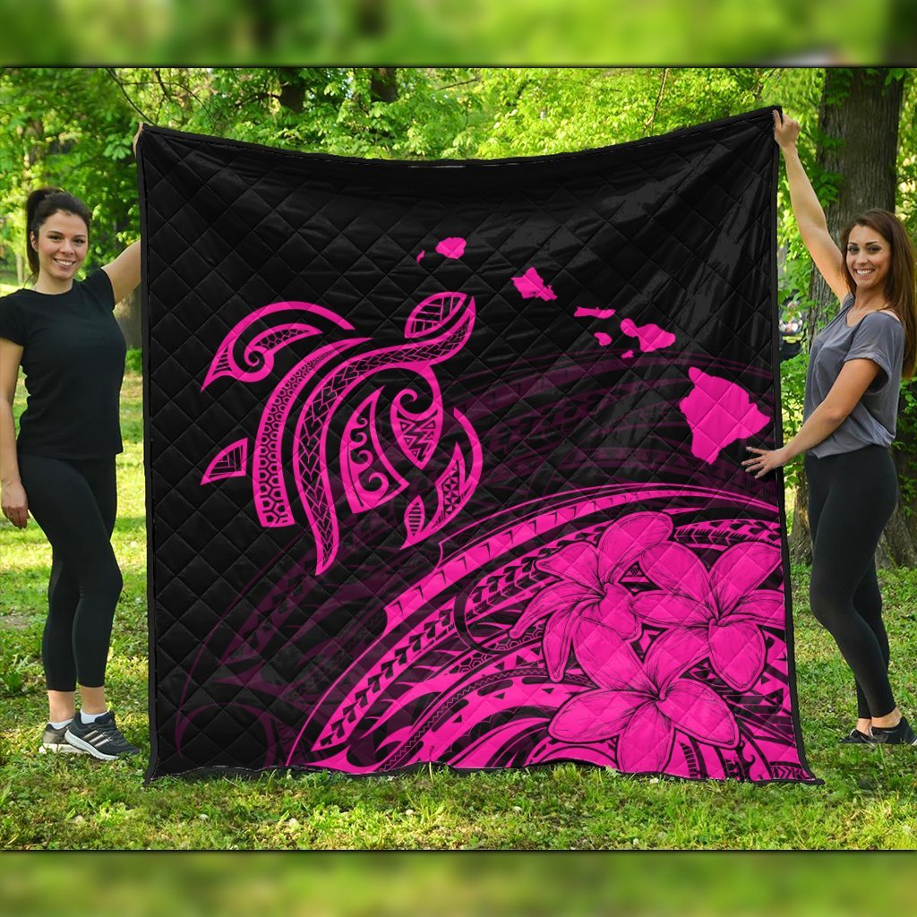 Hawaii Turtle Polynesian Map Plumeria Premium Quilts Pink - AH Black - Polynesian Pride