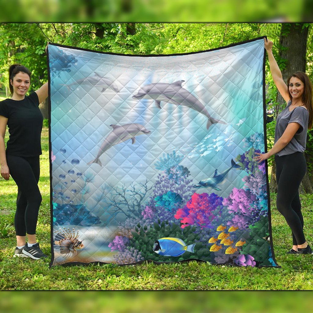 Hawaiian Dolphins Play The Ocean Polynesian Premium Quilts - AH Black - Polynesian Pride