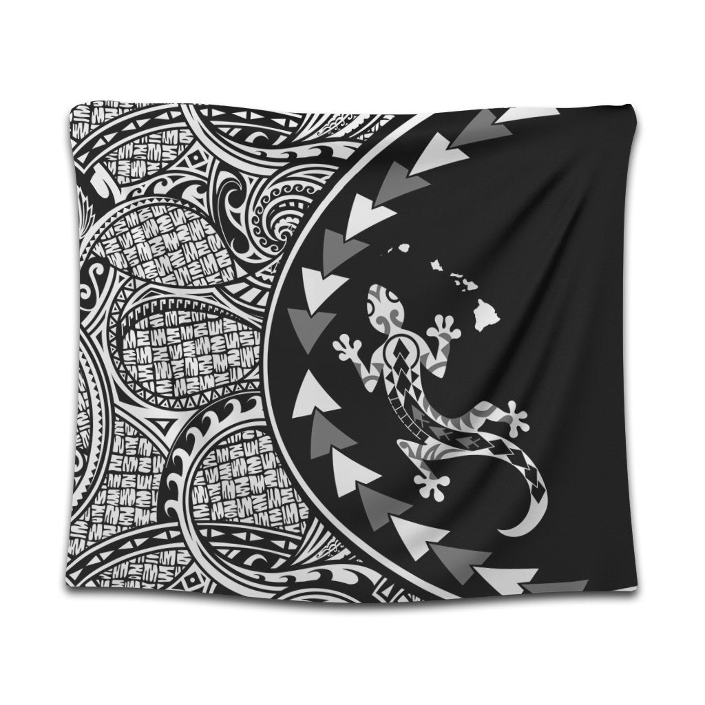 Hawaiian Map Gecko Tattoo Kakau Polynesian Tapestry White AH Wall Tapestry Black - Polynesian Pride