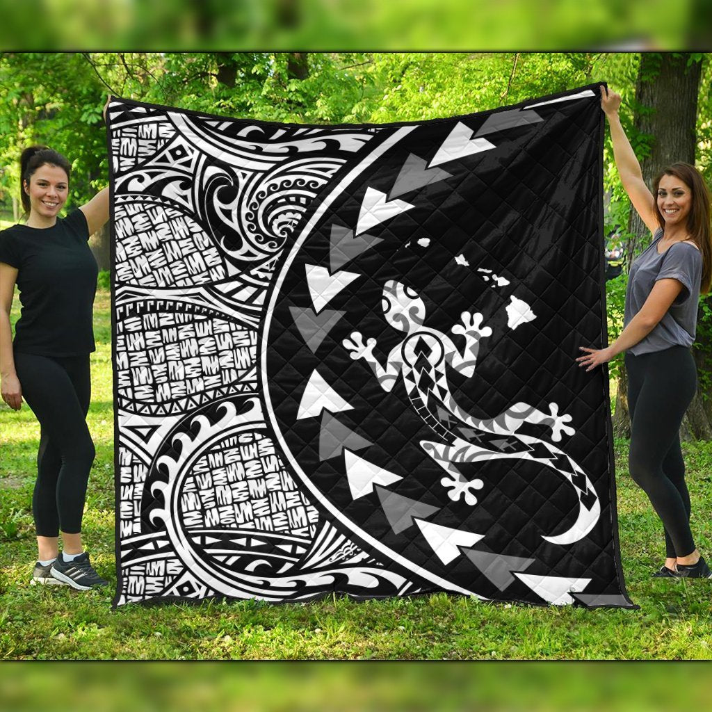 Hawaiian Map Gecko Tattoo Kakau Polynesian Premium Quilts White AH Black - Polynesian Pride