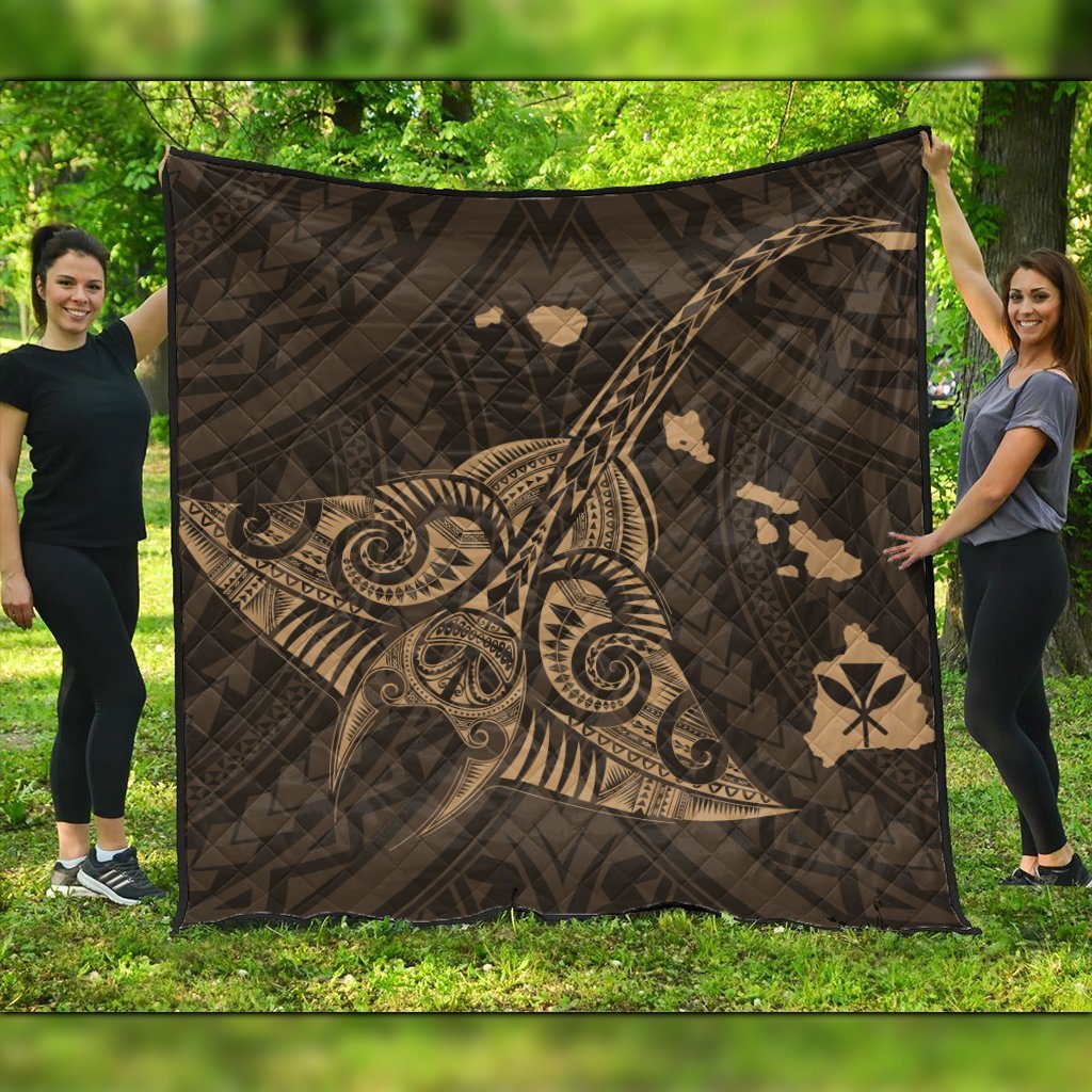 Hawaiian Map Kanaka Manta Ray Polynesian Premium Quilts Gold - AH Black - Polynesian Pride