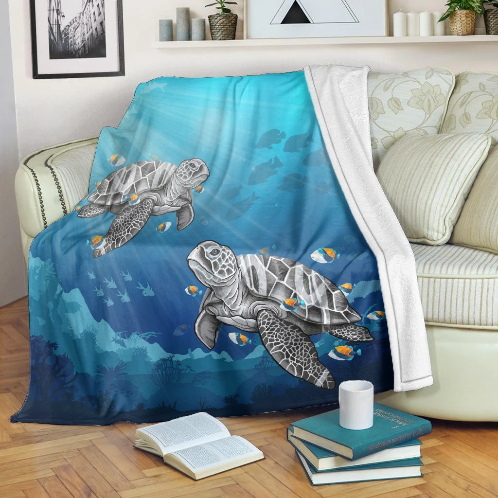 Hawaiian Turtle Swim With Fish In The Ocean Polynesian Premium Blankets - AH White - Polynesian Pride