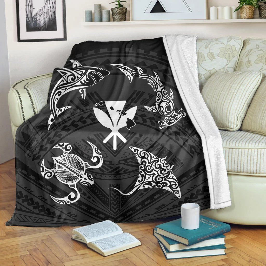 Polynesian Turtle Hammerhead Shark Ray Kanaka Hawaii Premium Blankets Circle - AH White - Polynesian Pride