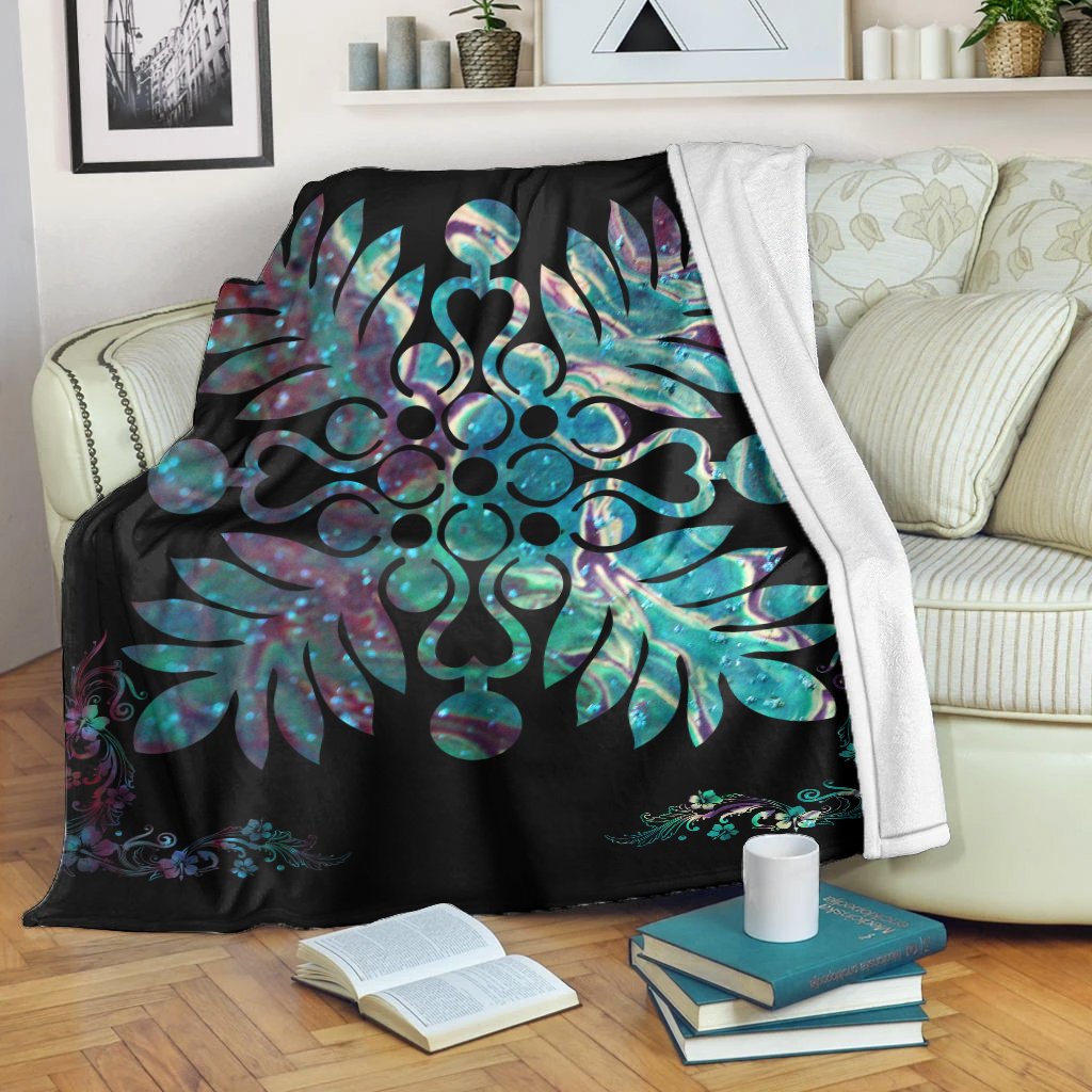 Hawaiian Quilt Maui Plant And Hibiscus Premium Blanket - Shell Black - AH White - Polynesian Pride